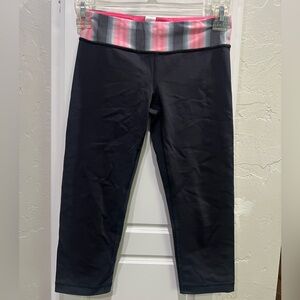 Iviva Lululemon brand girls capris leggings lime new size 10